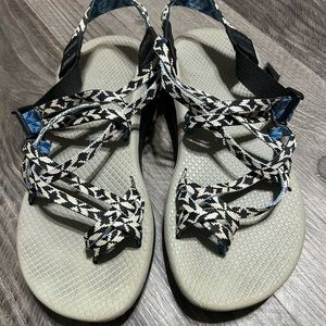 Women’s Chacos Size 9